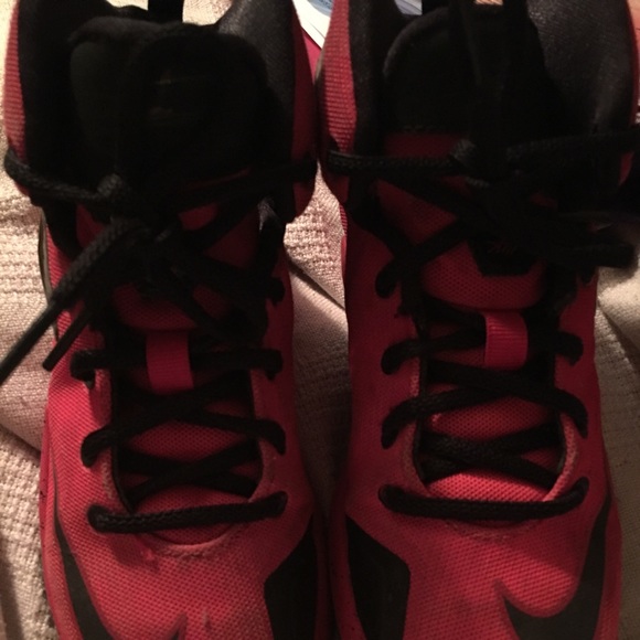 boys nike lebron shoes